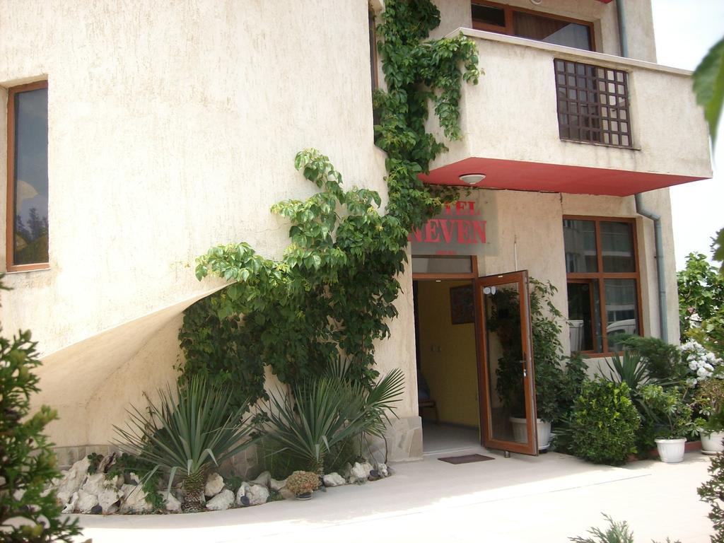 Hotel Neven Primorsko Exterior photo